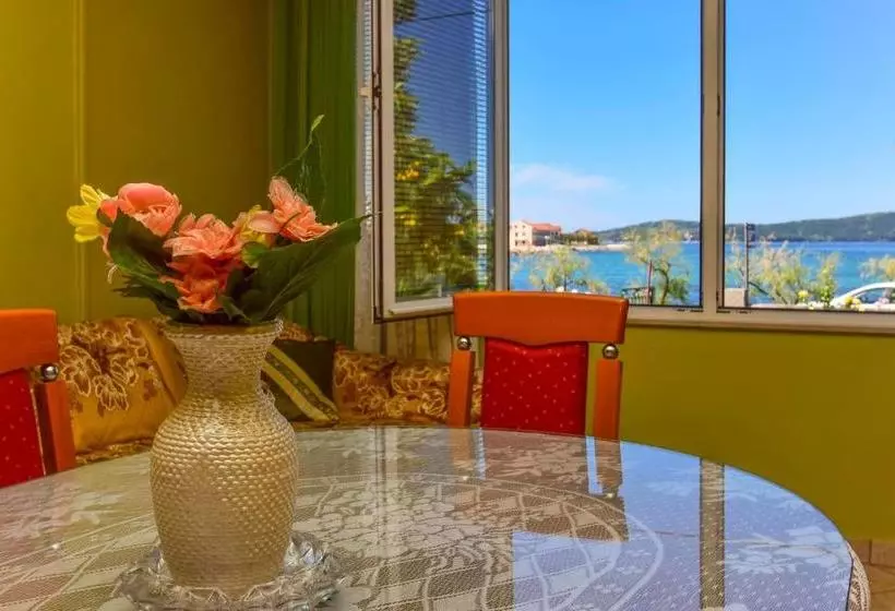 Holiday House Anica