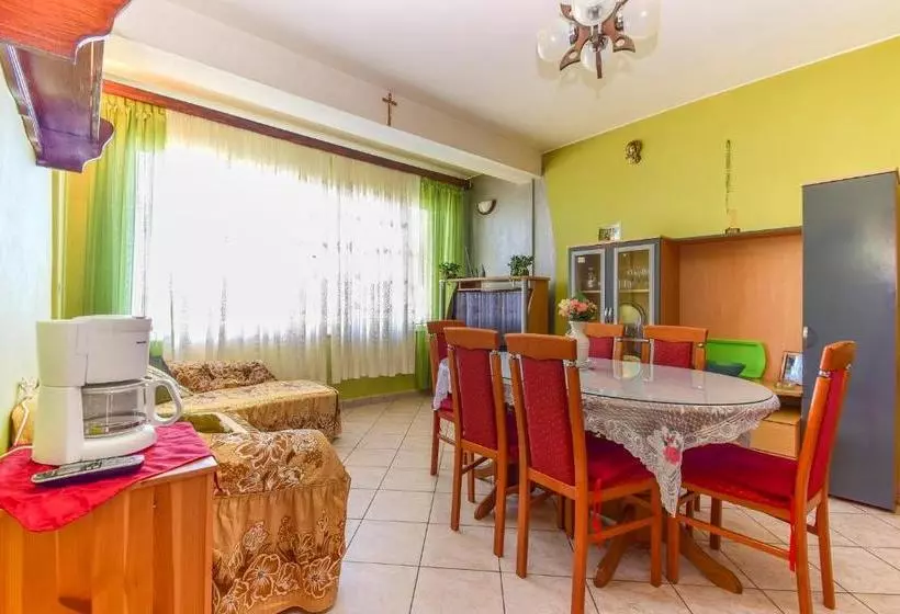 Holiday House Anica