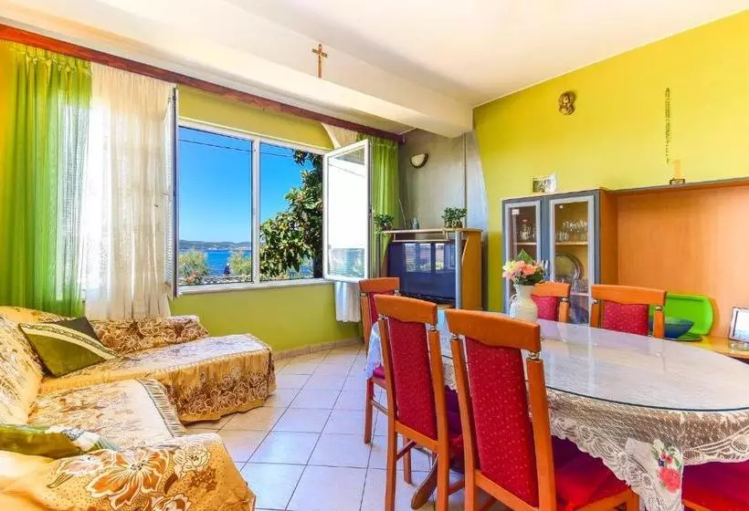 Holiday House Anica