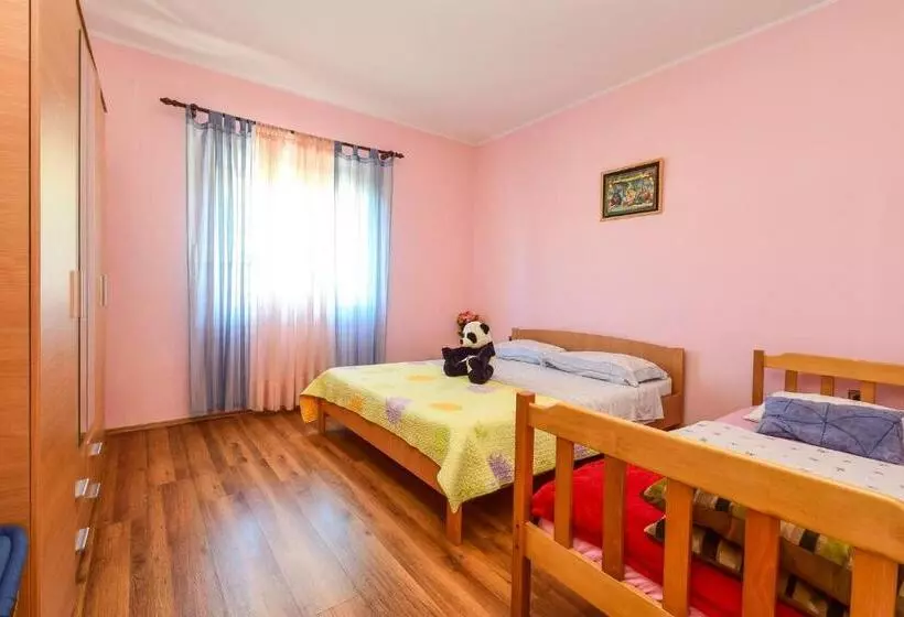 Holiday House Anica