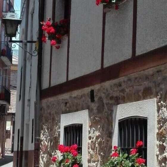 Hostal Rural Luna Y Lunaposada