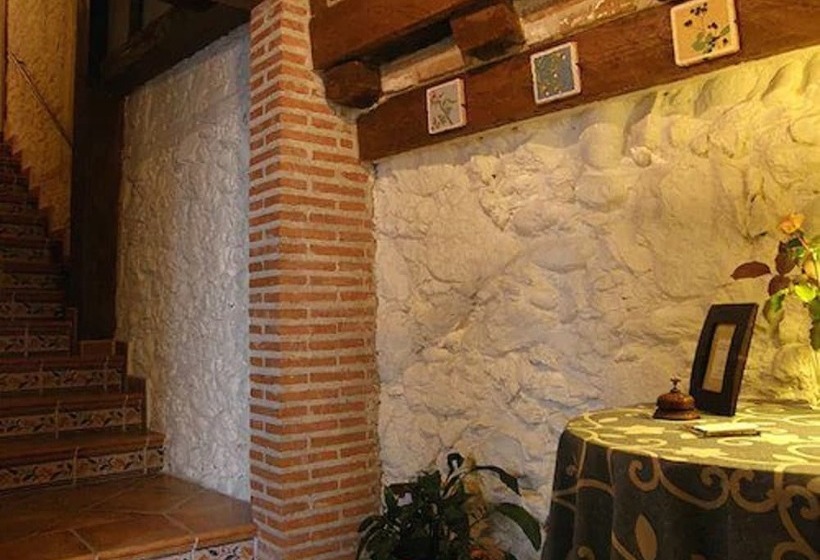 Hostal Rural Luna Y Lunaposada