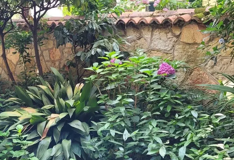 Admiral Hotel Villa Erme