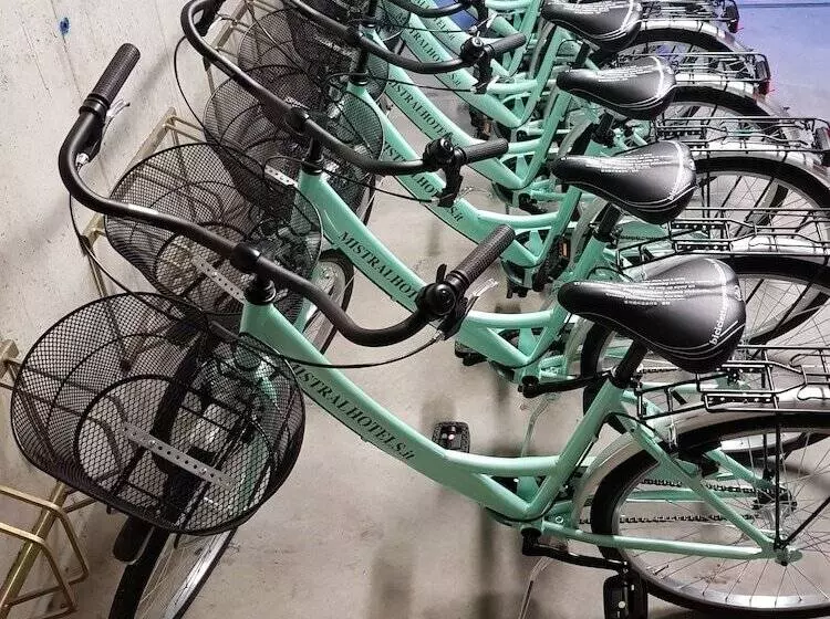 Admiral Hotel Villa Erme