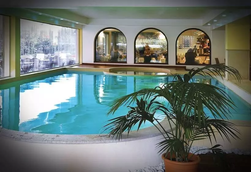 Admiral Hotel Villa Erme