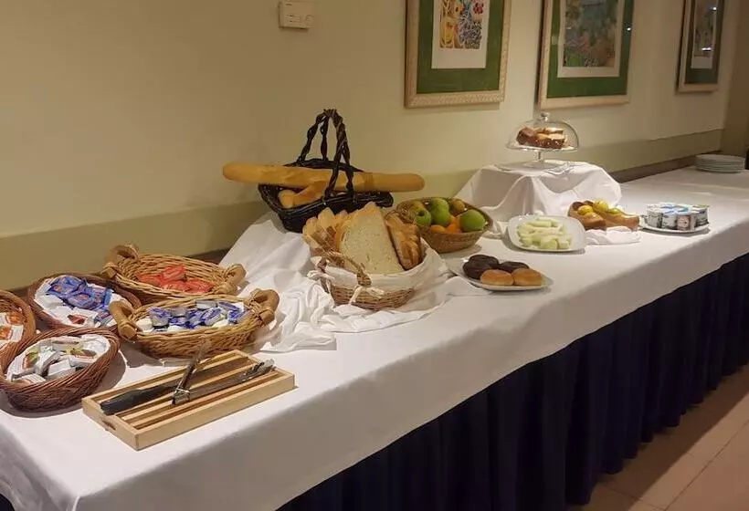 هتل Arcea Villaviciosa