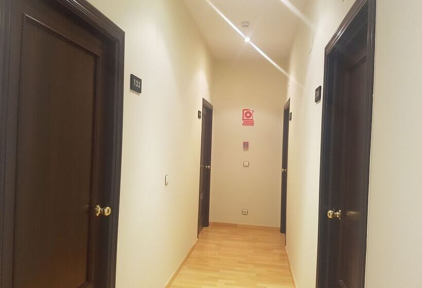 فندق Arcea Villaviciosa