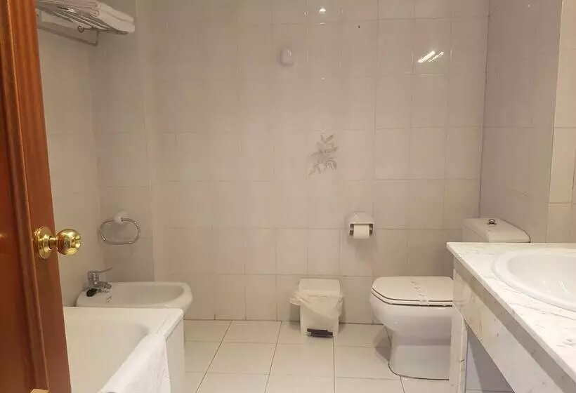 هتل Arcea Villaviciosa