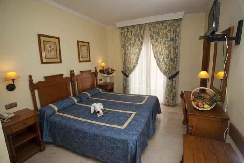 هتل Bajamar Centro