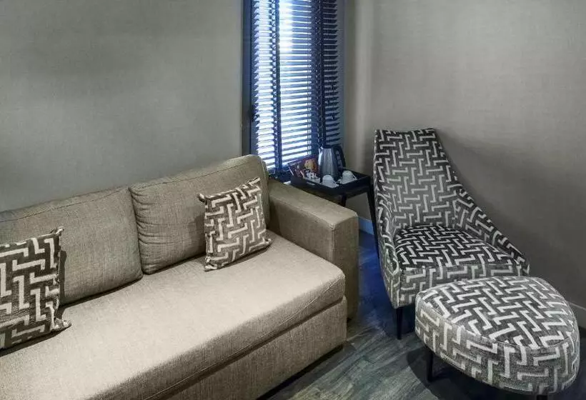 Отель Catalonia Portal de L' Angel