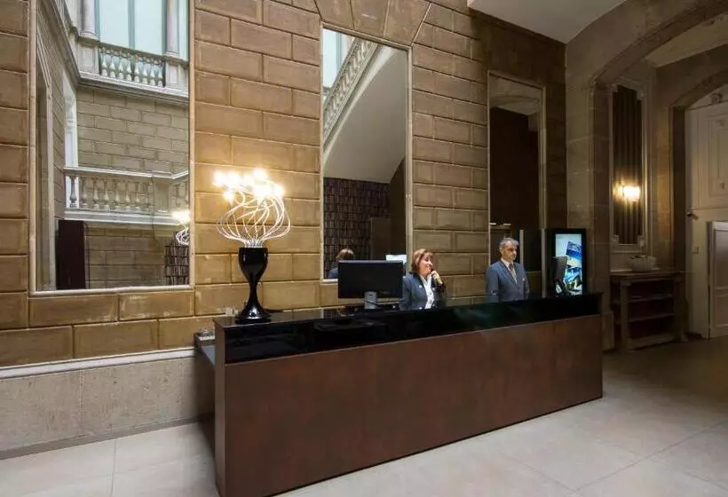 Отель Catalonia Portal de L' Angel