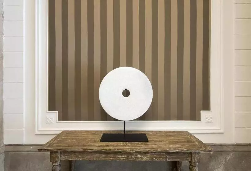 Отель Catalonia Portal de L' Angel