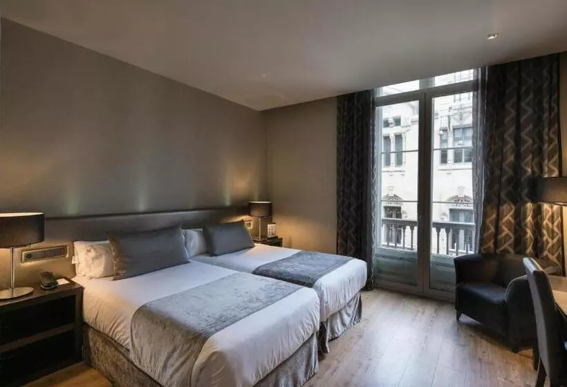 Отель Catalonia Portal de L' Angel