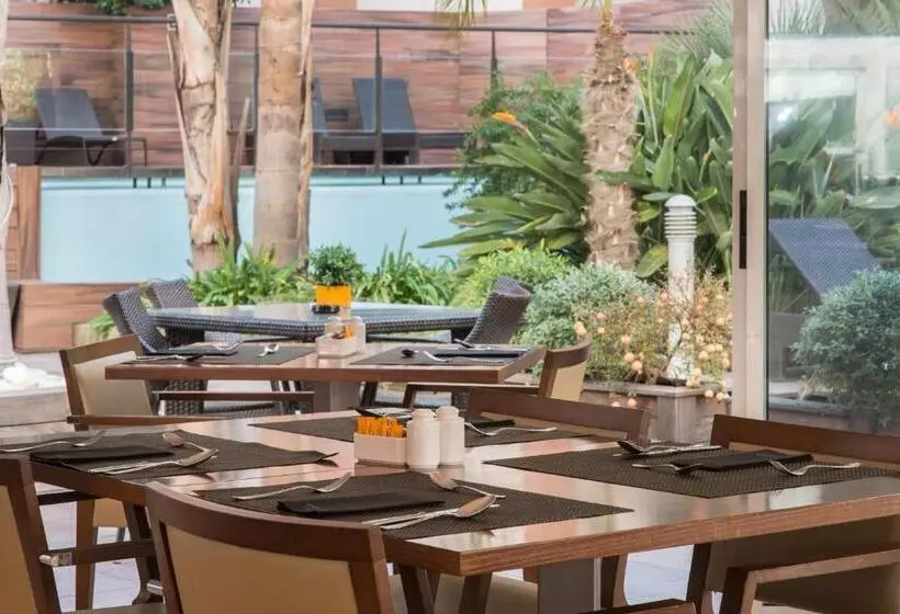 Отель Catalonia Portal de L' Angel