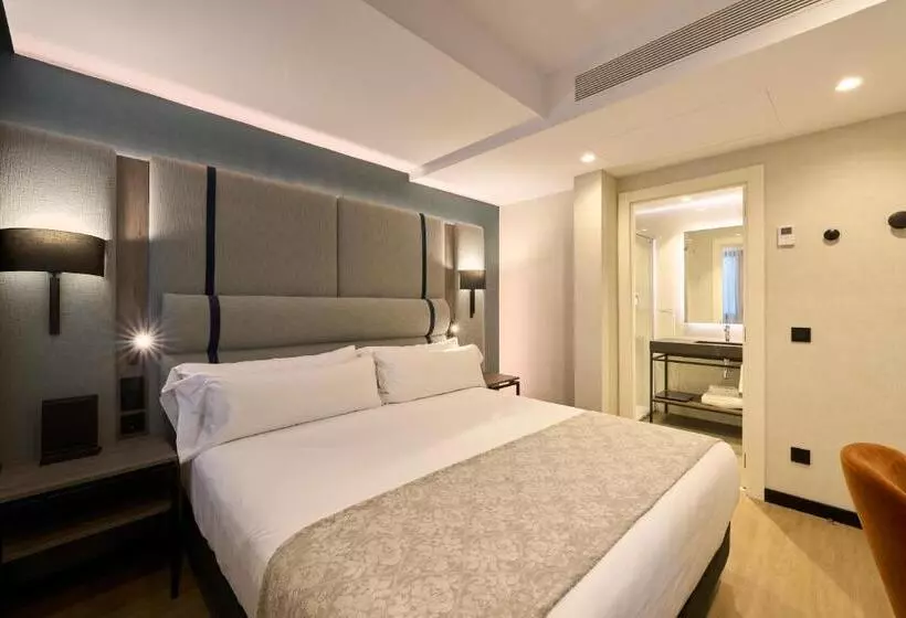 Отель Catalonia Portal de L' Angel