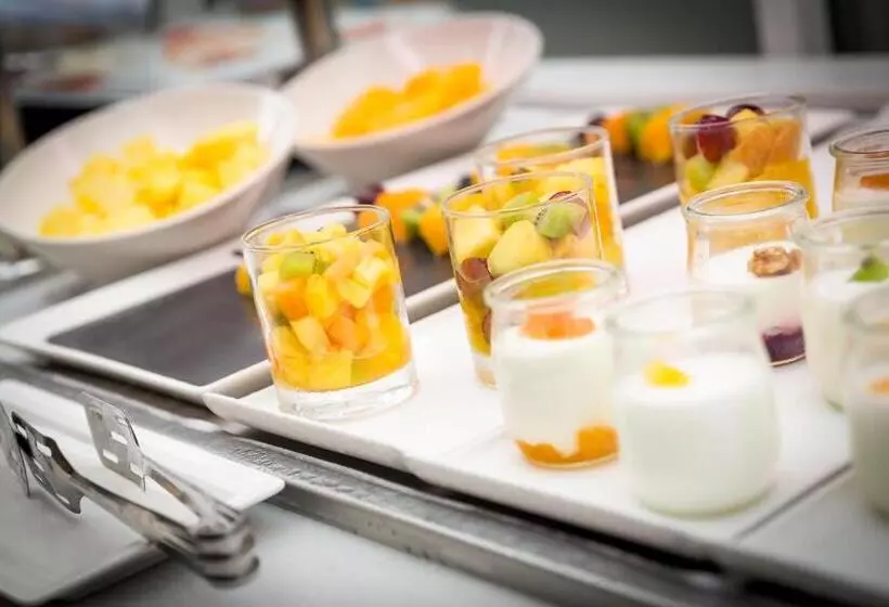 Отель Catalonia Portal de L' Angel