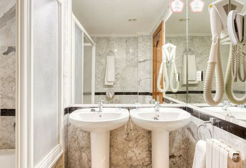 فندق Emperatriz Iii