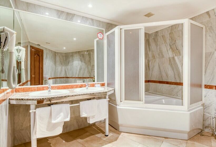 فندق Emperatriz Iii