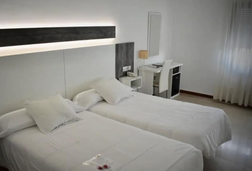 فندق Emperatriz Iii