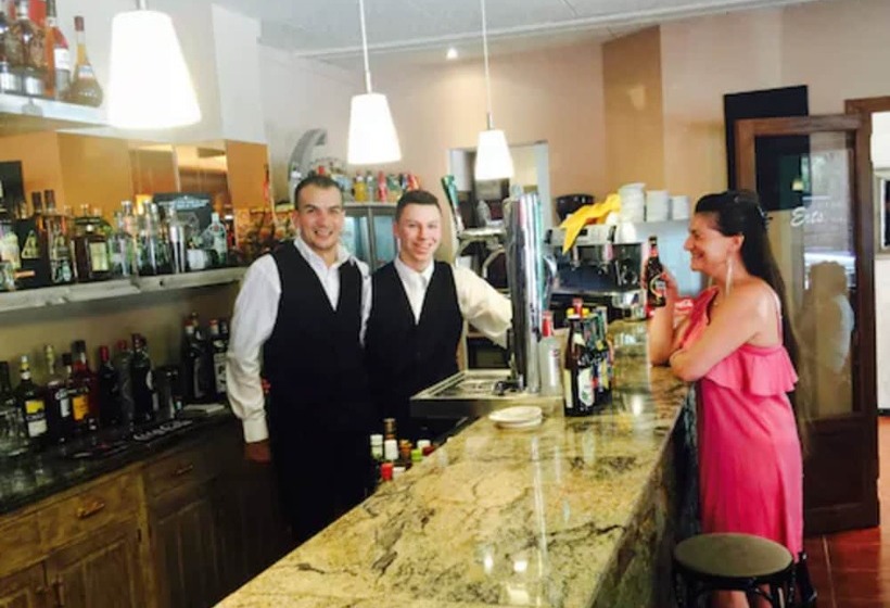 هتل Erts Boutique