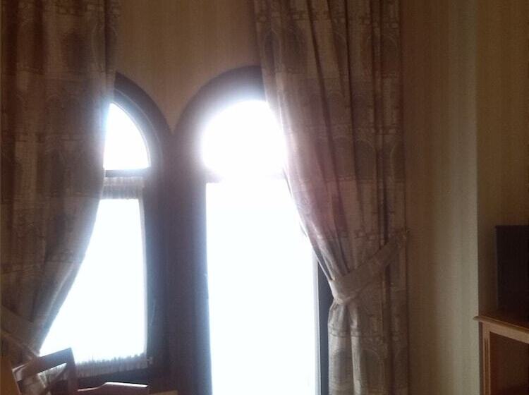 هتل Juan Carlos I