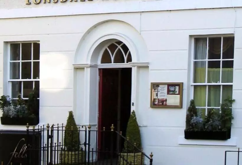 Отель Lonsdale House Luxury Apartments