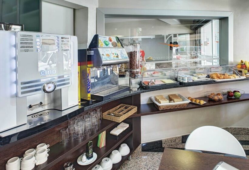 هتل Nuevo Triunfo