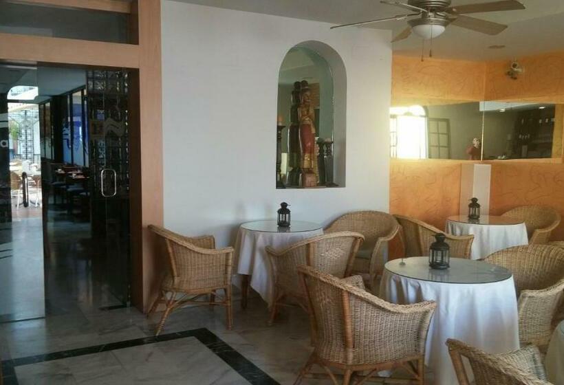 Aparthotel Playamaro