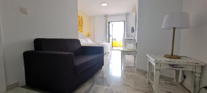 Aparthotel Playamaro