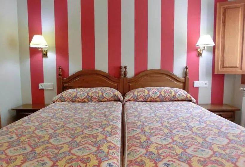 ホテル Apartamentos Javier