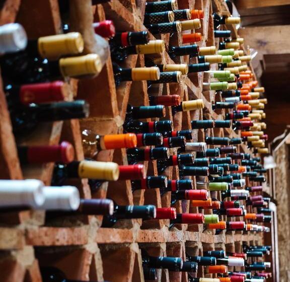 فندق ريفى Posada Real De Carreteros