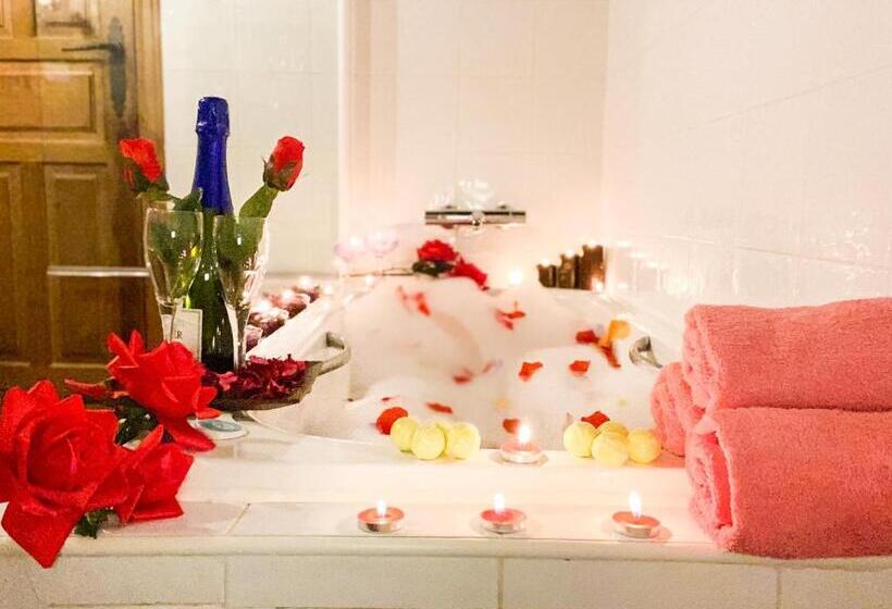 فندق ريفى Posada Real De Carreteros