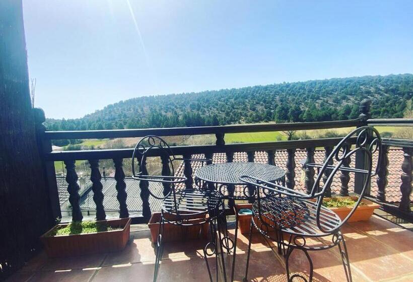 فندق ريفى Posada Real De Carreteros