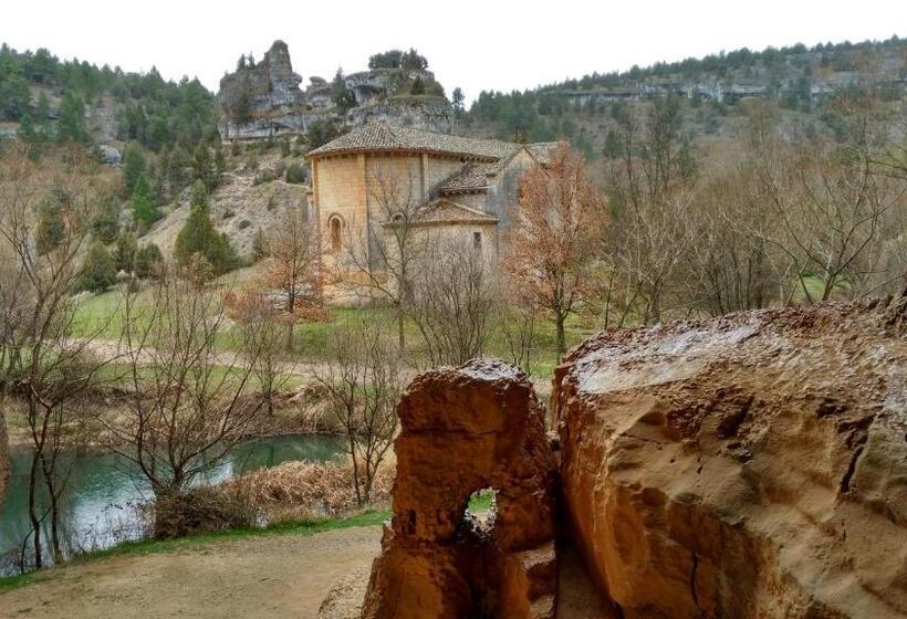 فندق ريفى Posada Real De Carreteros