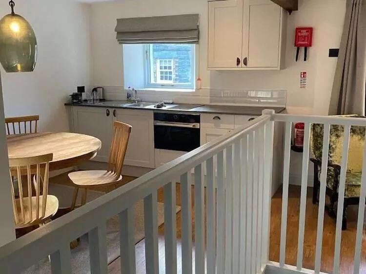 בית מלון כפרי Royal Oak