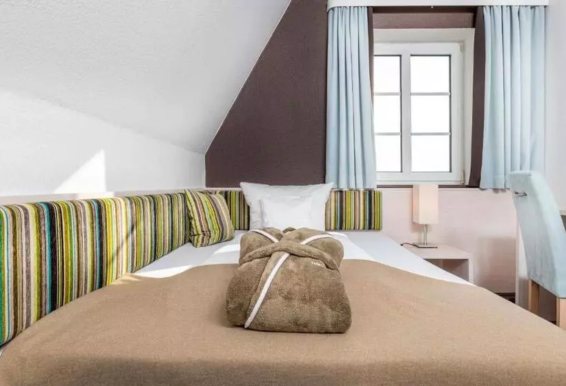 فندق Und Spa Lundenbergsand