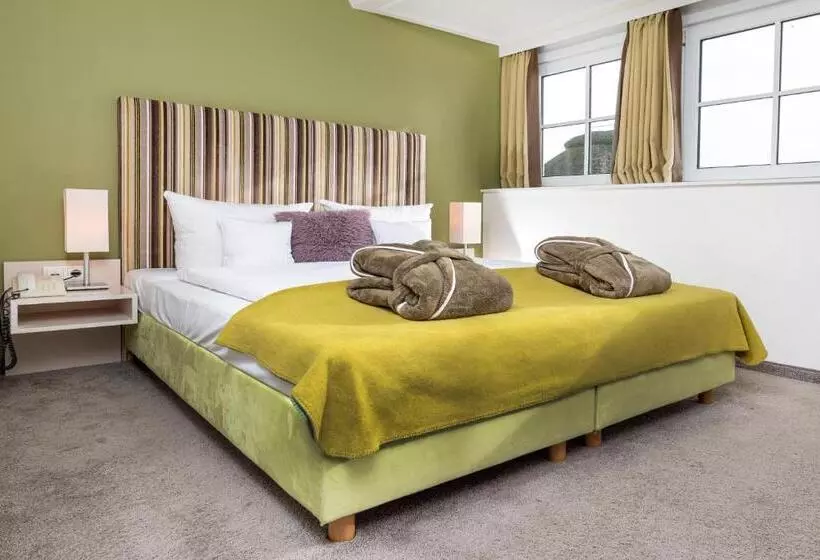 فندق Und Spa Lundenbergsand