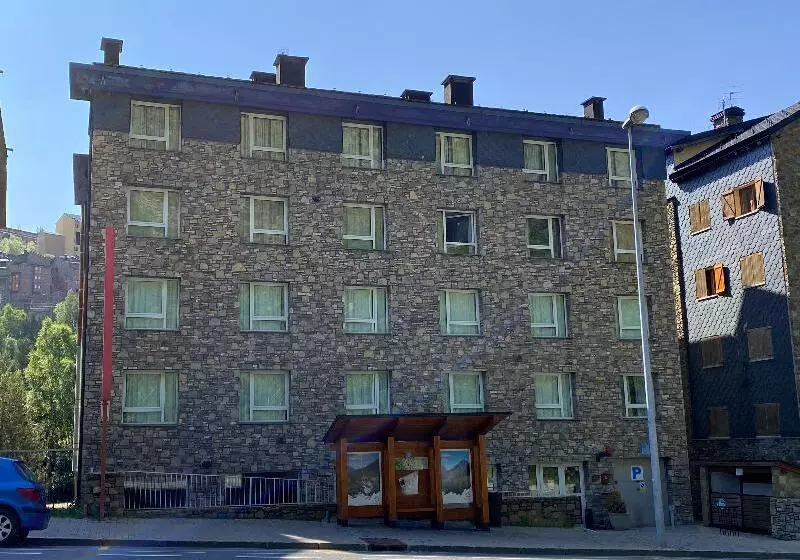 Somriu Hotel Vall Ski