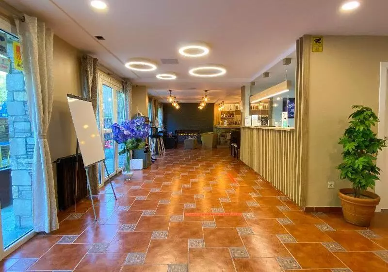 Somriu Hotel Vall Ski