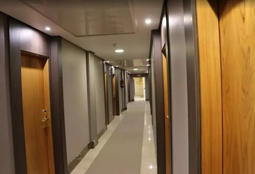 ホテル Villamadrid