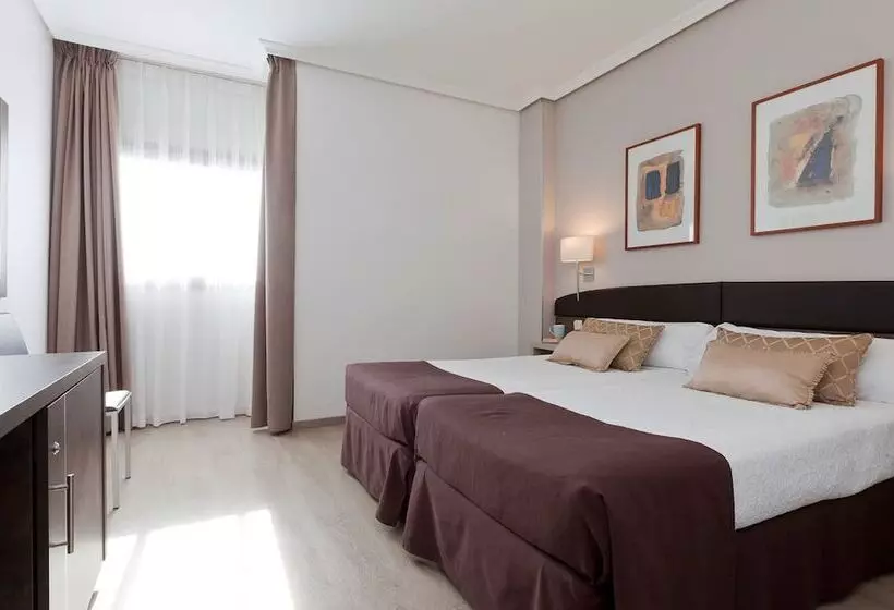 هتل Villamadrid