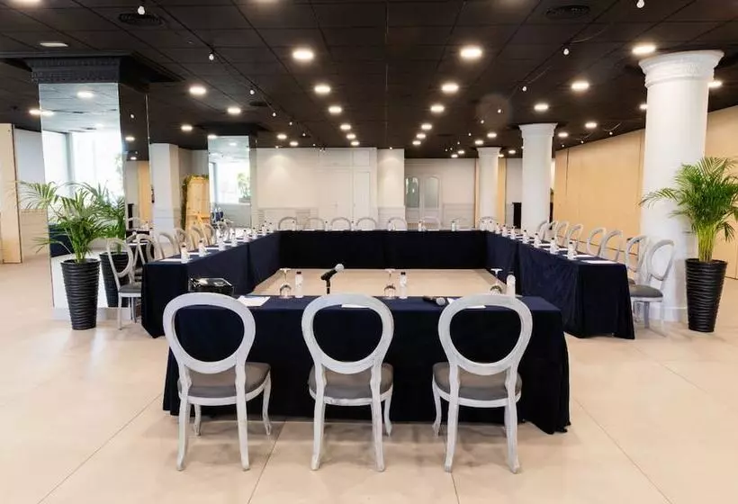 Palas Pineda Hotel & Apartamentos