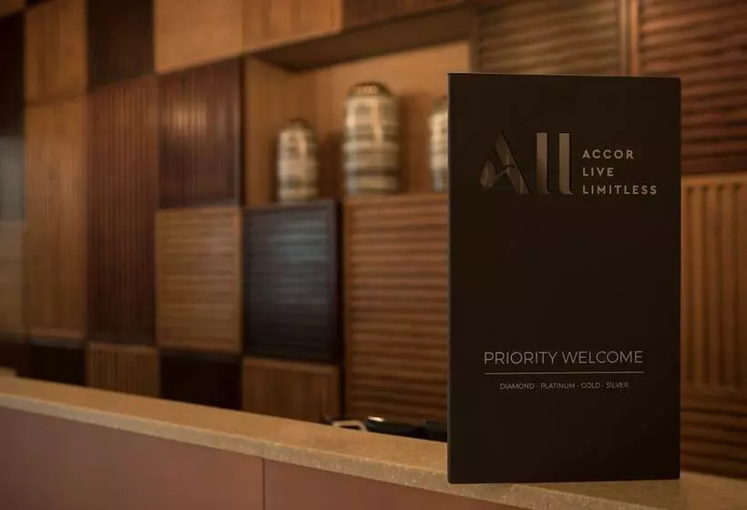 هتل Ibis Abdelmoumen Casa Centre