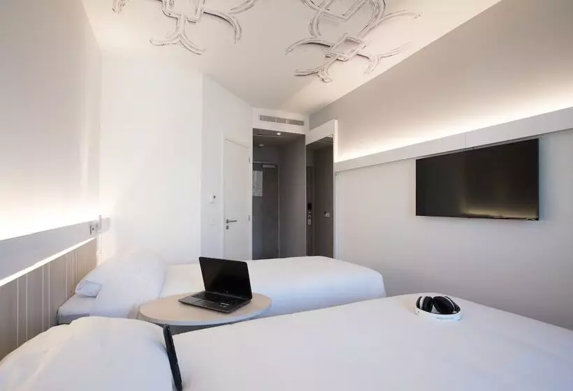 هتل Ibis Abdelmoumen Casa Centre