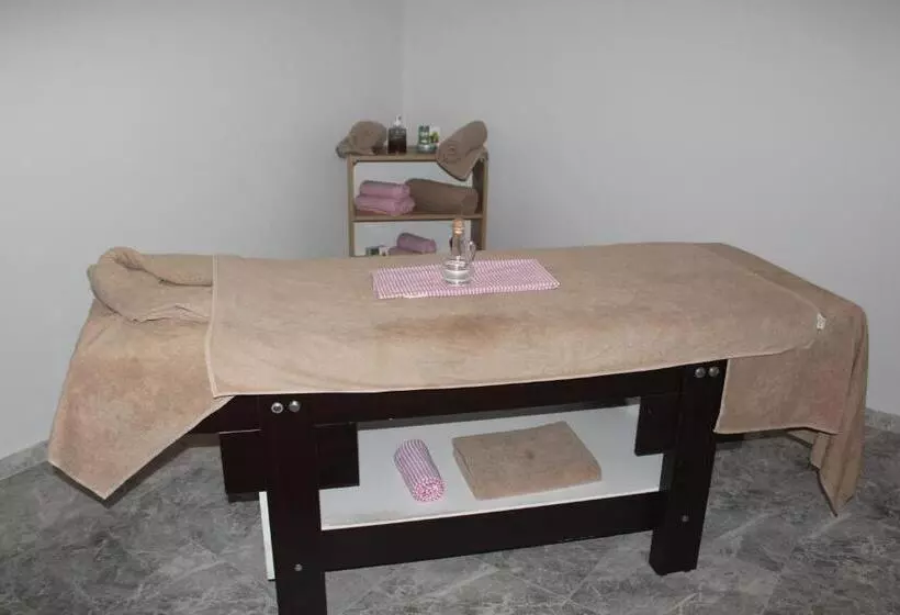 Aamiaismajoitus (B&B) Devrek Otel