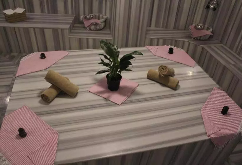 Aamiaismajoitus (B&B) Devrek Otel