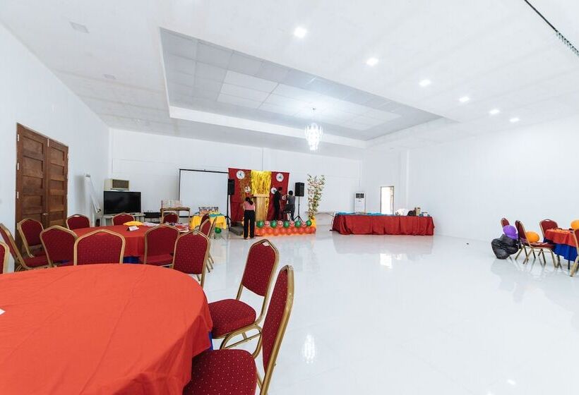 בית מלון כפרי Reddoorz Plus Near Puerto Princesa City Hall