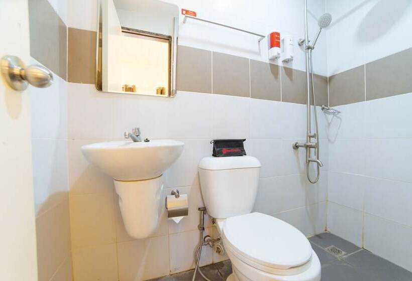 בית מלון כפרי Reddoorz Plus Near Puerto Princesa City Hall