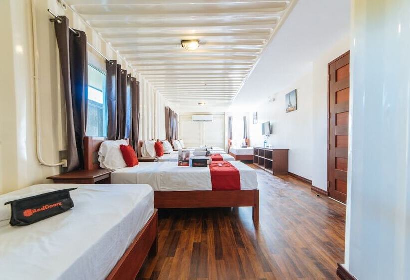 בית מלון כפרי Reddoorz Plus Near Puerto Princesa City Hall