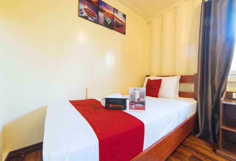 בית מלון כפרי Reddoorz Plus Near Puerto Princesa City Hall